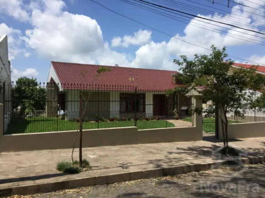 Casa com 3 Quartos à Venda, 400 m² por R$ 2.500.000 Nossa Senhora de Fátima, Santa Maria - RS