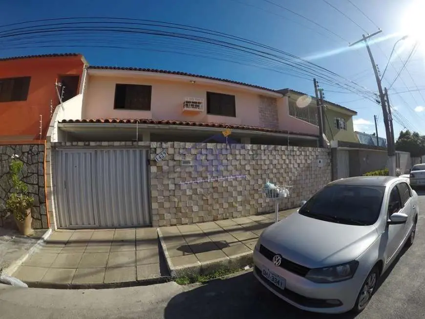 Casa com 4 Quartos à Venda, 300 m² por R$ 550.000 Avenida Doutor Antônio Gomes de Barros - Jatiúca, Maceió - AL