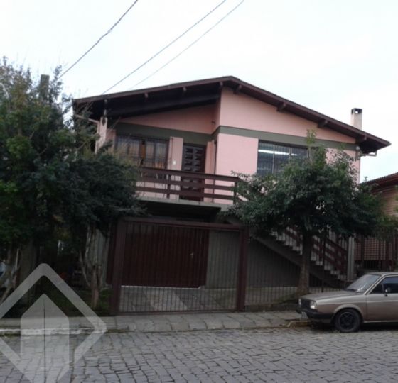 Casa com 3 Quartos à Venda, 378 m² por R$ 745.000 Rua Brasília, 254 - Botafogo, Bento Gonçalves - RS