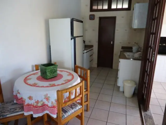 Casa com 3 Quartos para Alugar por R$ 800/Dia Avenida Jacarandá - Daniela, Florianópolis - SC