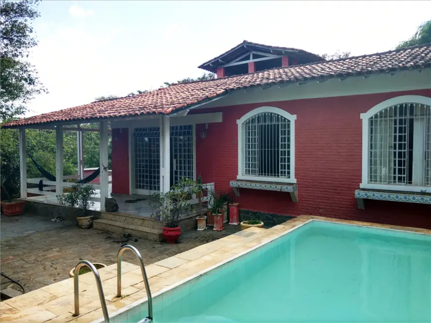 Casa com 3 Quartos para Alugar, 300 m² por R$ 4.000/Mês Braúnas, Belo Horizonte - MG