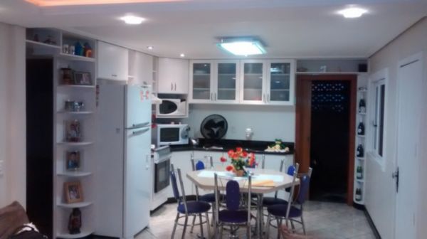 Casa com 3 Quartos à Venda, 143 m² por R$ 350.000 Rua Rodolfo Longhi, 461 - Fátima, Caxias do Sul - RS