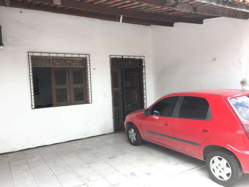 Casa com 3 Quartos à Venda, 123 m² por R$ 250.000 Rua Coronel Gonçalo - Aerolândia, Fortaleza - CE