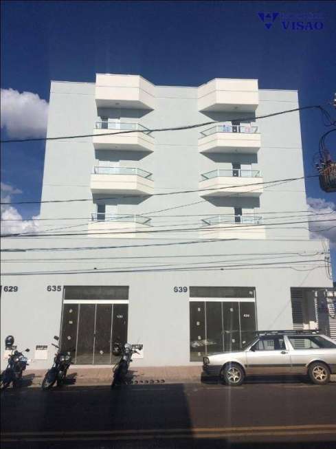 Apartamento com 3 Quartos para Alugar, 60 m² por R$ 1.300/Mês Centro, Uberaba - MG