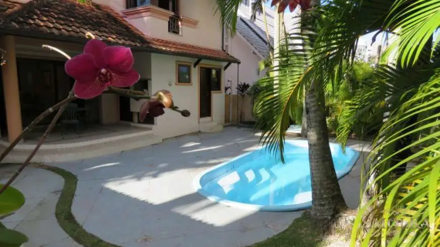 Casa com 5 Quartos para Alugar, 400 m² por R$ 2.950/Dia Rua dos Pargos, 301 - Jurerê Internacional, Florianópolis - SC