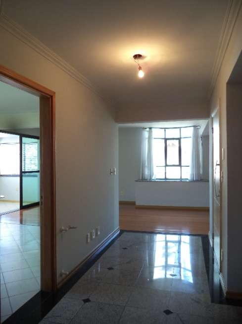Apartamento com 3 Quartos para Alugar, 209 m² por R$ 2.000/Mês Madureira, Caxias do Sul - RS