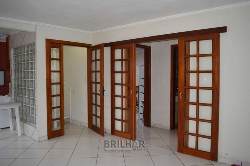 Casa com 3 Quartos à Venda, 200 m² por R$ 549.000 Rua Marlene Elza Panarotto, 300 - Santa Corona, Caxias do Sul - RS