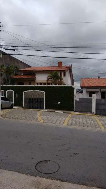 Casa com 4 Quartos à Venda, 450 m² por R$ 990.000 Rua Faráh Dib Bechara, 230 - Jardim das Belezas, Carapicuíba - SP
