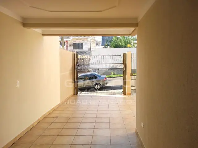 Casa com 3 Quartos para Alugar por R$ 2.890/Mês Rua Jouji Nakamura - Jardim Novo Horizonte, Maringá - PR