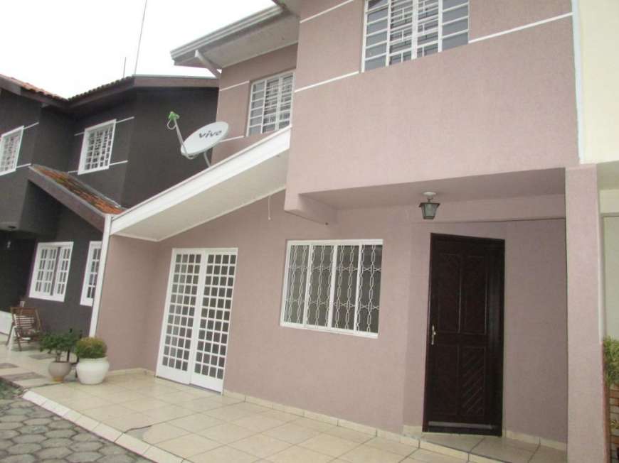 Sobrado com 3 Quartos para Alugar, 79 m² por R$ 1.200/Mês Cajuru, Curitiba - PR