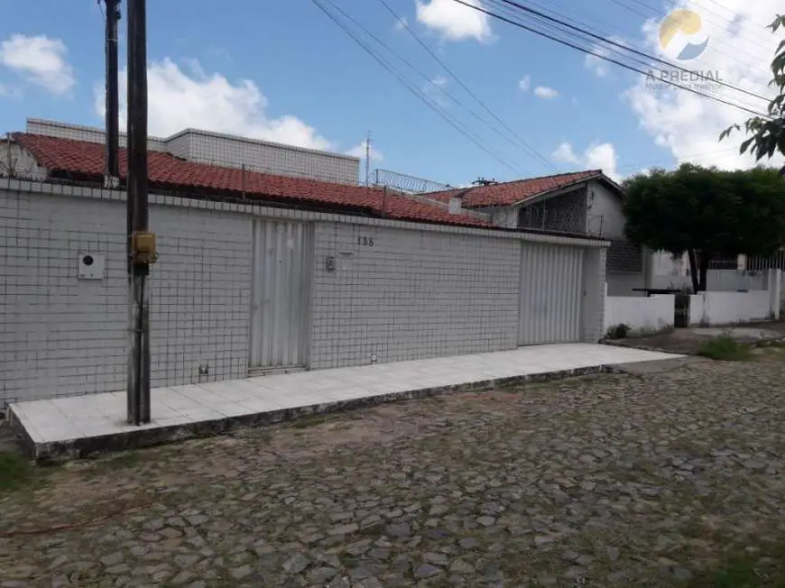 Casa com 3 Quartos à Venda, 275 m² por R$ 330.000 Rua Dez - Tabapuã, Caucaia - CE