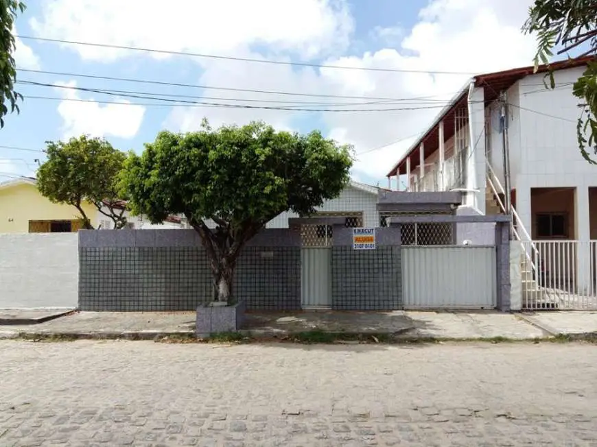 Casa com 4 Quartos para Alugar, 200 m² por R$ 1.000/Mês Rua Justo Bernardino da Silva - José Américo de Almeida, João Pessoa - PB