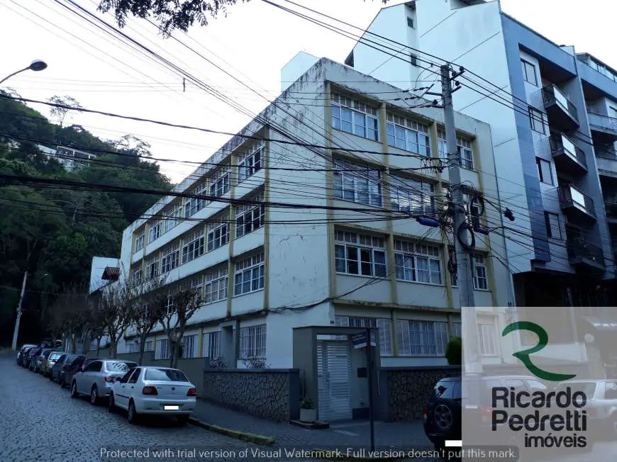 Apartamento com 2 Quartos à Venda, 70 m² por R$ 285.000 Centro, Nova Friburgo - RJ