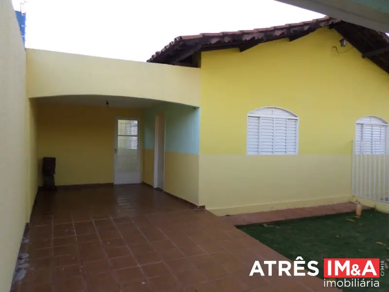 Casa com 3 Quartos para Alugar, 125 m² por R$ 1.300/Mês Rua Duque de Caxias - Parque Anhangüera, Goiânia - GO