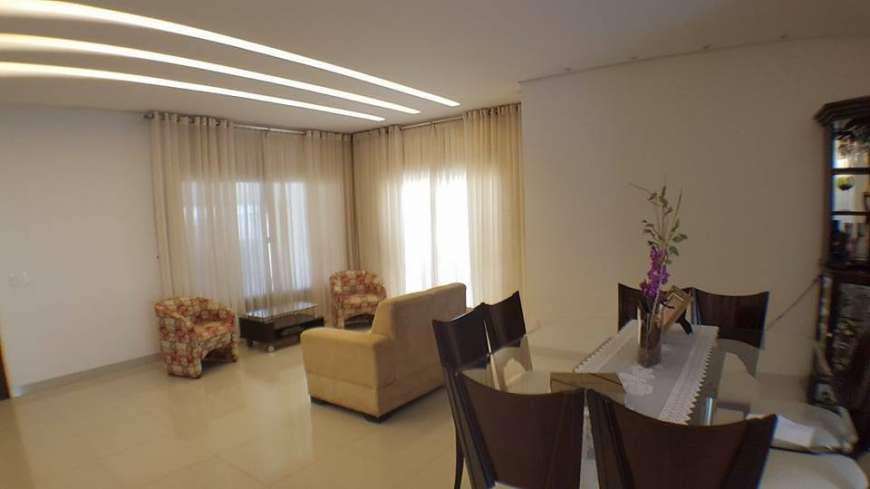 Casa com 3 Quartos à Venda, 250 m² por R$ 780.000 Quadra 405 Sul Alameda 16 - Plano Diretor Sul, Palmas - TO