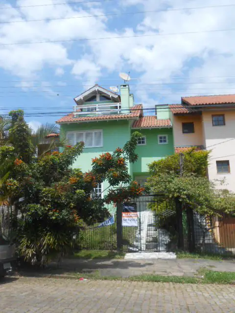 Casa com 3 Quartos para Alugar, 230 m² por R$ 2.200/Mês Rua Professora Thereza Noronha, 55 - Espiríto Santo, Porto Alegre - RS