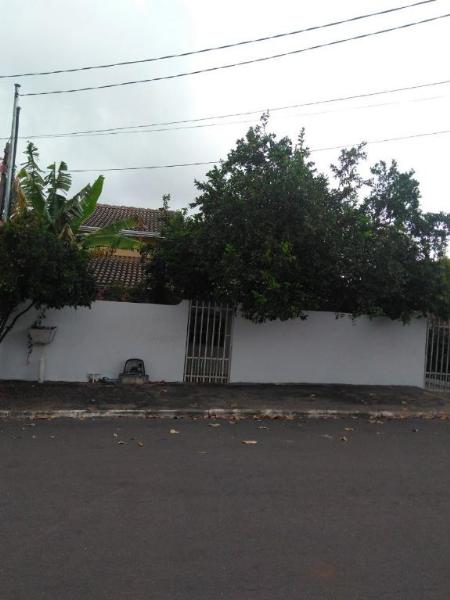 Casa com 3 Quartos para Alugar por R$ 1.300/Mês CPA II, Cuiabá - MT