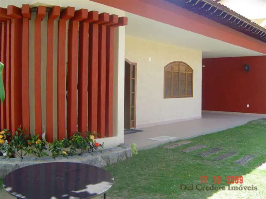 Casa com 4 Quartos para Alugar, 360 m² por R$ 1.200/Dia Enseada Azul, Guarapari - ES