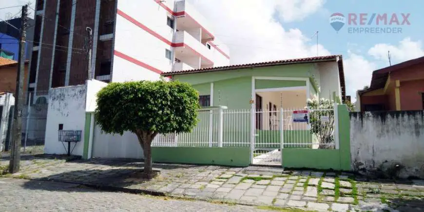 Casa com 3 Quartos para Alugar, 187 m² por R$ 1.400/Mês Rua Conselheiro Paulo Araújo Soares - Alto Branco, Campina Grande - PB