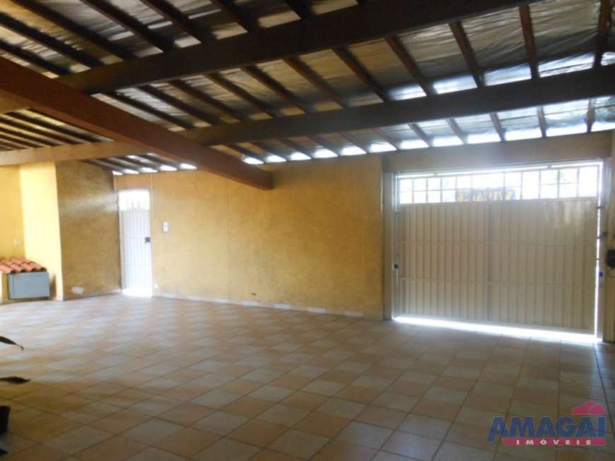 Casa com 3 Quartos para Alugar, 231 m² por R$ 1.500/Mês Cidade Nova Jacarei, Jacareí - SP