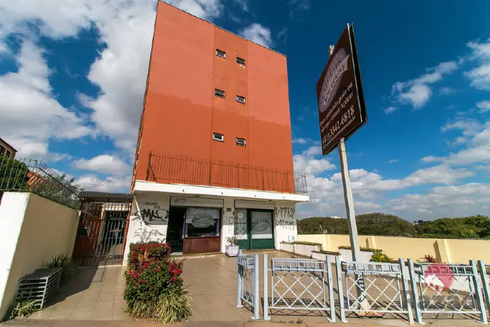 Apartamento com 2 Quartos para Alugar, 48 m² por R$ 850/Mês Água Verde, Curitiba - PR
