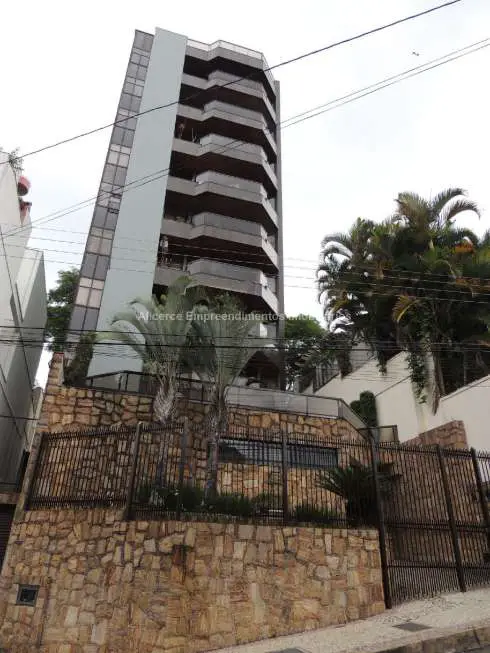 Cobertura com 4 Quartos para Alugar, 280 m² por R$ 2.000/Mês Rua Doutor José Batista de Oliveira - Bom Pastor, Juiz de Fora - MG