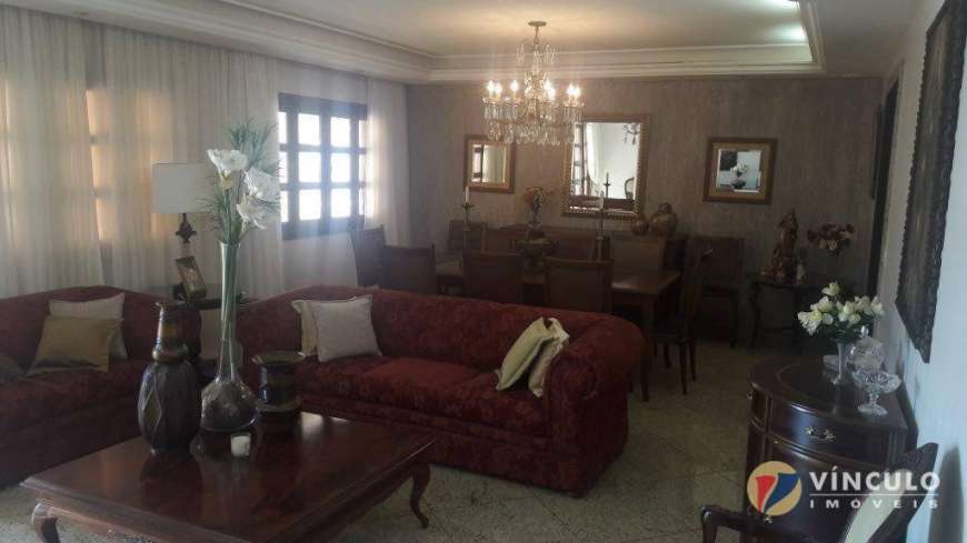 Apartamento com 4 Quartos à Venda, 200 m² por R$ 700.000 São Sebastião, Uberaba - MG