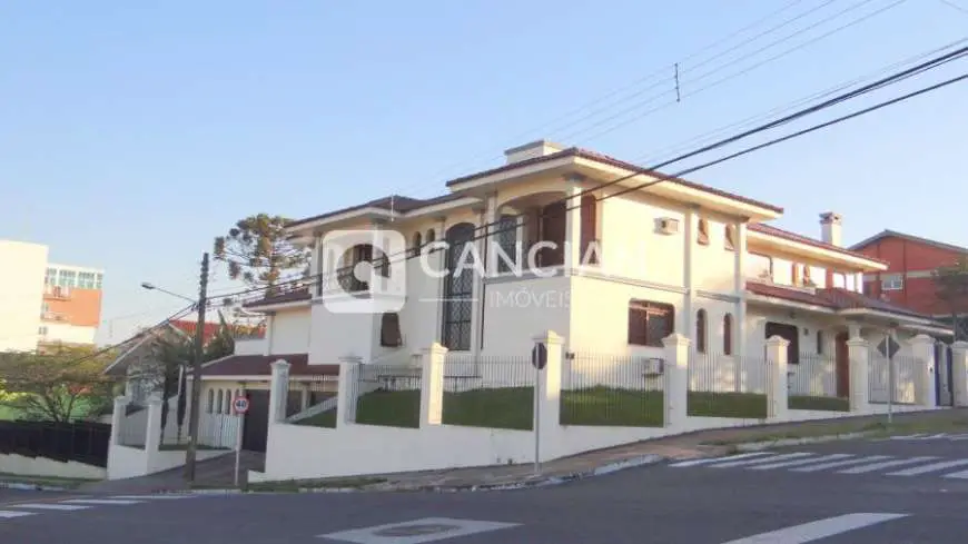 Casa com 5 Quartos à Venda, 796 m² por R$ 3.600.000 Rua dos Lírios, 825 - Patronato, Santa Maria - RS