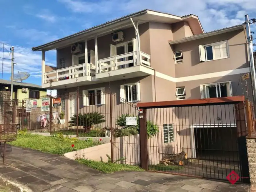 Casa com 6 Quartos à Venda, 363 m² por R$ 1.050.000 Rua Altino Veríssimo da Rosa, 1816 - Santa Catarina, Caxias do Sul - RS