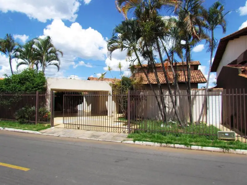 Casa de Condomínio com 3 Quartos para Alugar, 350 m² por R$ 4.500/Mês Setor Habitacional Jardim Botânico, Brasília - DF