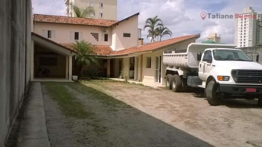 Casa com 3 Quartos à Venda, 460 m² por R$ 800.000 Parque Industrial, São José dos Campos - SP