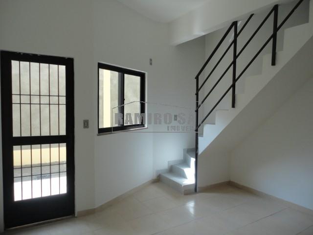 Casa com 2 Quartos para Alugar, 80 m² por R$ 1.000/Mês Rua Puriata, 41 - Brás de Pina, Rio de Janeiro - RJ
