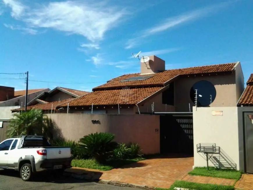 Sobrado com 2 Quartos à Venda, 183 m² por R$ 569.998 Rua Cláudia - Vila Giocondo Orsi, Campo Grande - MS
