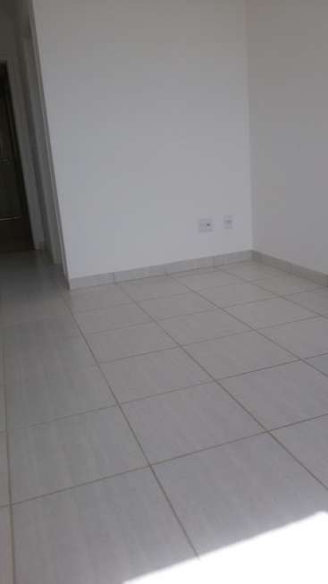 Apartamento com 2 Quartos para Alugar, 57 m² por R$ 600/Mês Rua Rita Camargos - Bom Jesus, Contagem - MG
