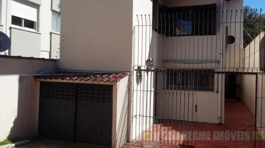 Sobrado com 4 Quartos para Alugar, 225 m² por R$ 4.000/Mês Rua Doutor Alcides Cruz, 326 - Santa Cecília, Porto Alegre - RS