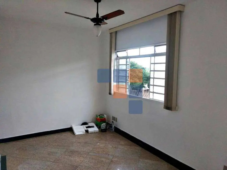 Apartamento com 3 Quartos para Alugar, 80 m² por R$ 890/Mês Serrano, Belo Horizonte - MG