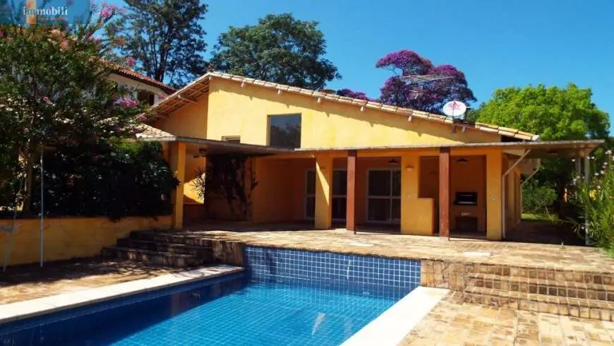 Casa com 3 Quartos para Alugar, 380 m² por R$ 7.000/Mês Rua João de Barro, 49 - Bosque do Vianna, Cotia - SP