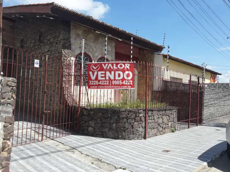 Casa com 3 Quartos para Alugar por R$ 2.500/Mês Salgado Filho, Aracaju - SE
