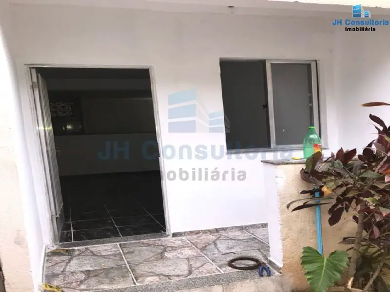 Casa com 2 Quartos para Alugar, 50 m² por R$ 750/Mês  Vila Valqueire, Rio de Janeiro - RJ