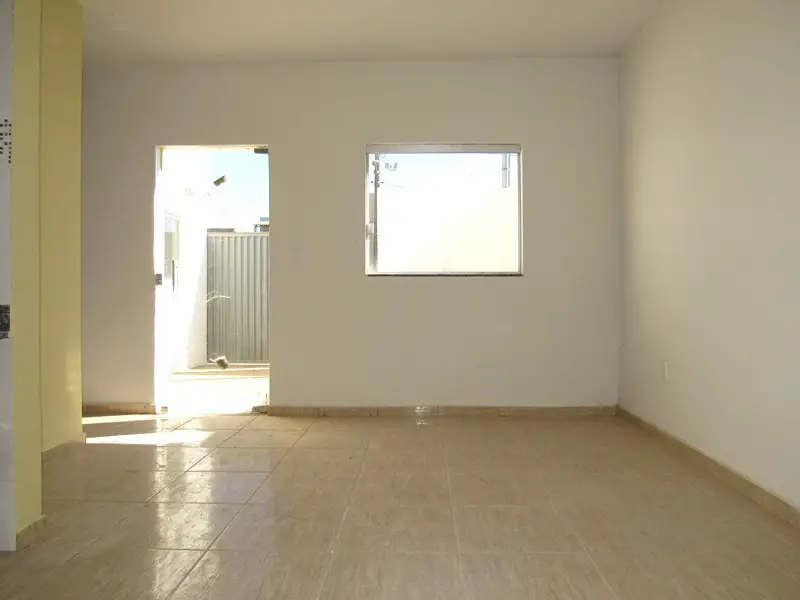 Casa com 2 Quartos à Venda, 56 m² por R$ 120.000 Maria Peçanha, Divinópolis - MG