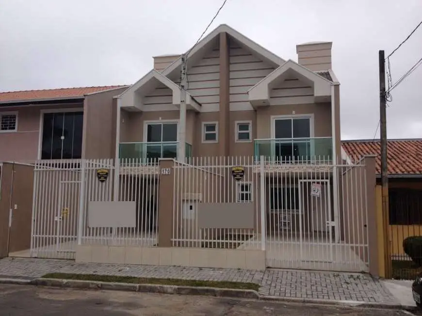 Sobrado com 3 Quartos à Venda, 126 m² por R$ 470.000 Rua Graviolas, 170 - Uberaba, Curitiba - PR