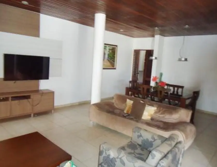 Casa com 3 Quartos à Venda, 170 m² por R$ 500.000 João Agripino, João Pessoa - PB