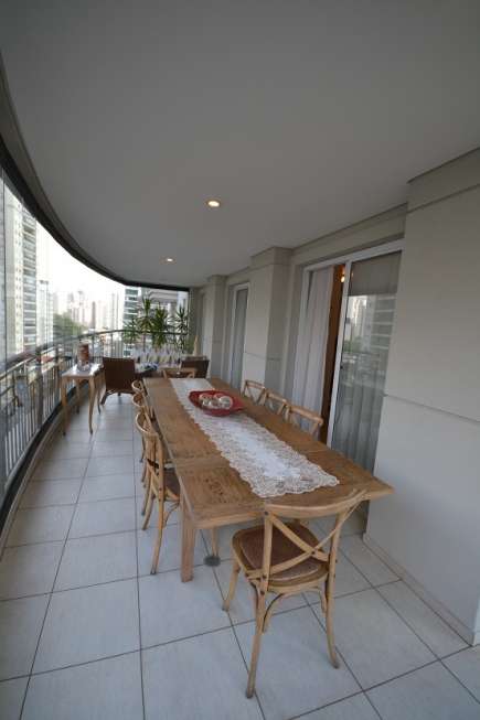 Apartamento com 4 Quartos à Venda, 245 m² por R$ 3.800.000 Rua Periquito, 225 - Moema, São Paulo - SP