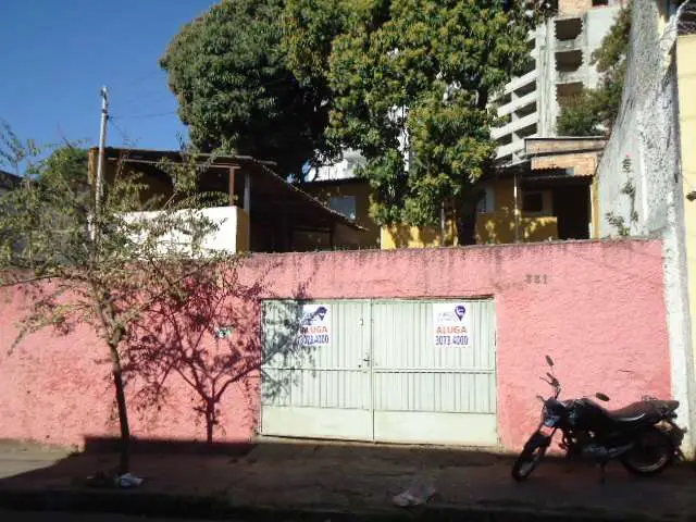 Casa com 3 Quartos para Alugar, 120 m² por R$ 1.000/Mês Salgado Filho, Belo Horizonte - MG