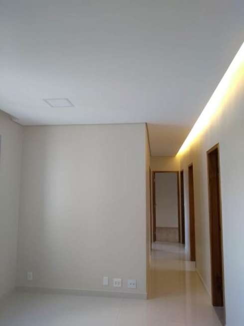 Apartamento com 4 Quartos para Alugar, 60 m² por R$ 1.200/Mês Rua Marianita - Alípio de Melo, Belo Horizonte - MG