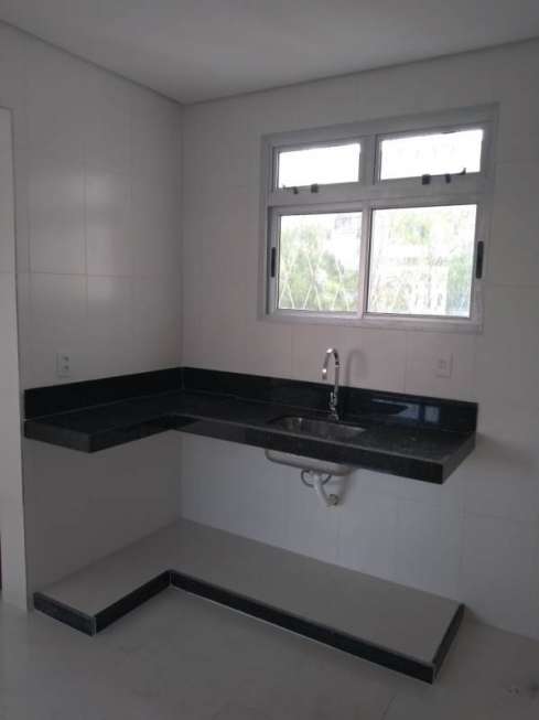 Apartamento com 4 Quartos para Alugar, 60 m² por R$ 1.200/Mês Rua Marianita - Alípio de Melo, Belo Horizonte - MG