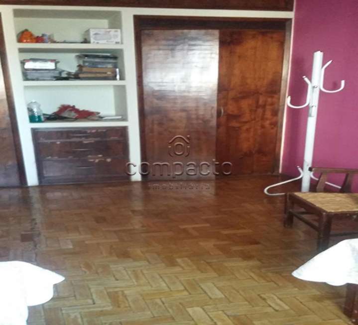 Casa com 5 Quartos para Alugar, 460 m² por R$ 5.000/Mês Jardim Europa, São José do Rio Preto - SP