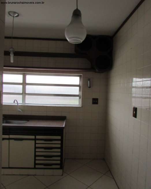 Apartamento com 2 Quartos para Alugar, 70 m² por R$ 1.500/Mês Centro, Magé - RJ