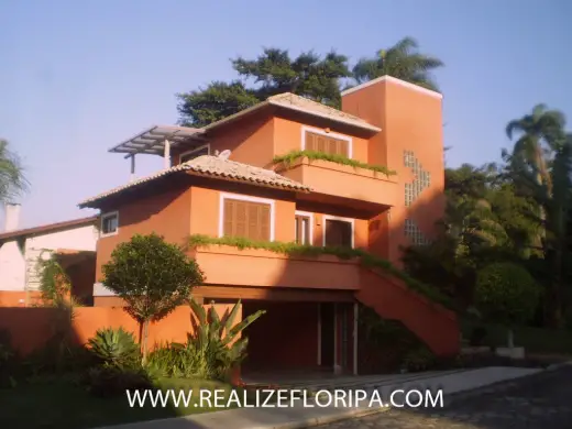 Casa de Condomínio com 3 Quartos para Alugar, 210 m² por R$ 1.000/Dia Rodovia Tertuliano Brito Xavier, 1593 - Canasvieiras, Florianópolis - SC