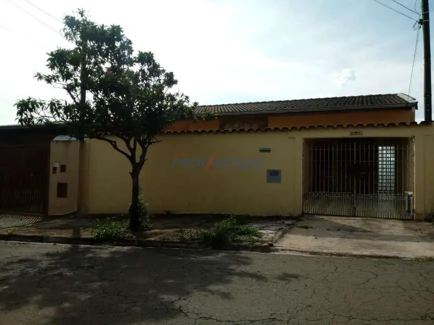 Casa com 2 Quartos para Alugar, 170 m² por R$ 1.200/Mês Rua Doutor José Bento de Assis - Jardim São Pedro, Campinas - SP